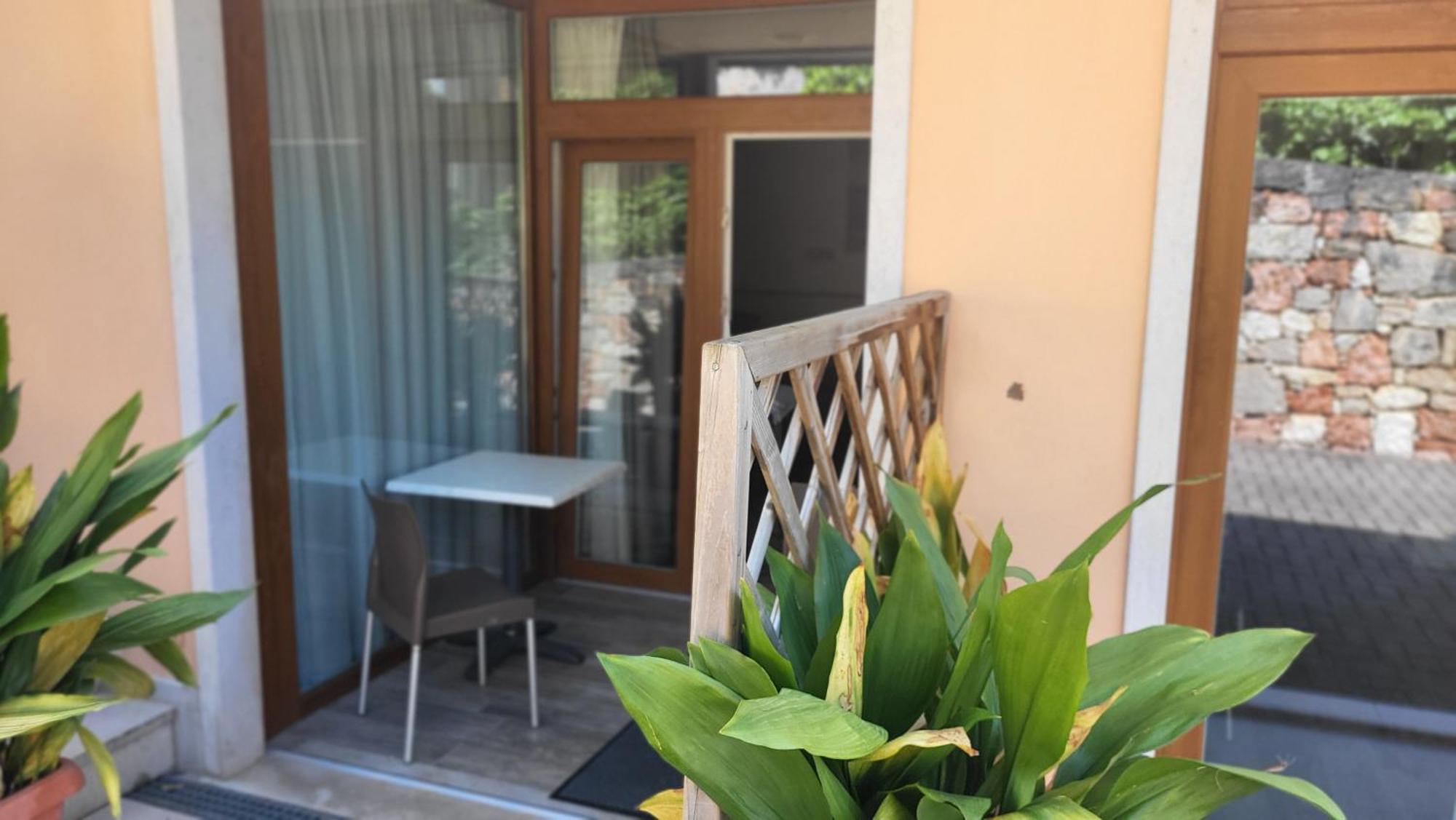 Residence Villa Margherita Brenzone sul Garda Exterior photo