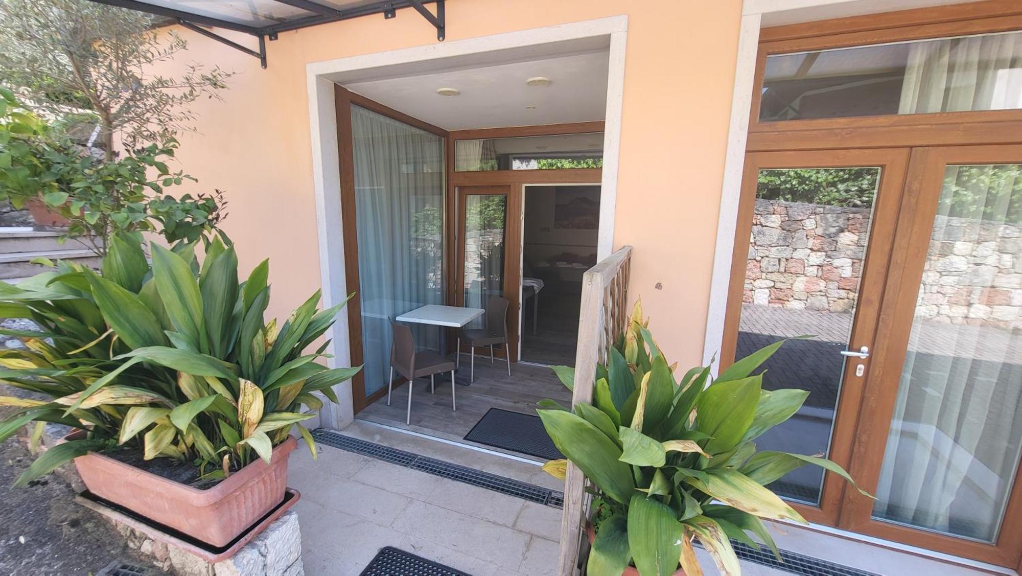 Residence Villa Margherita Brenzone sul Garda Exterior photo